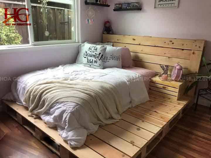 Giường ngủ với thiết kế khung giường từ pallet vô cùng ấn tượng và đẹp mắt.